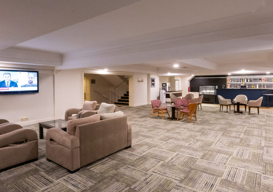 palminhoteltvroom1